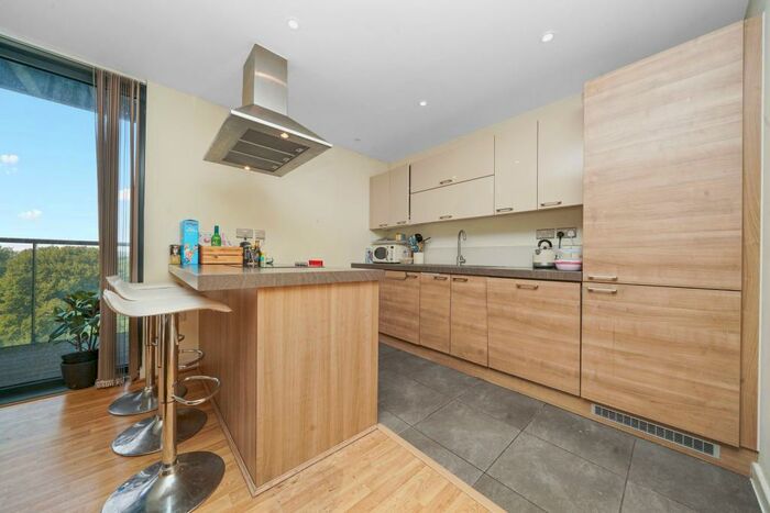3 Bedroom Flat To Rent In Homerton Road, London, E9