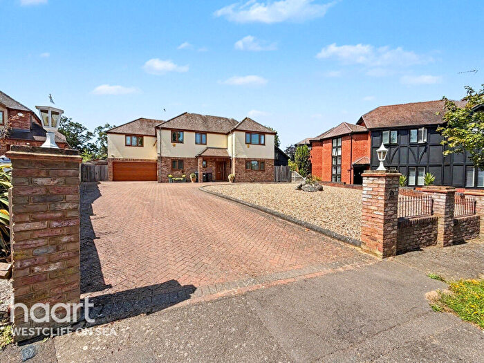 5 Bedroom Detached House For Sale In Belfairs Close, Leigh-On-Sea, SS9