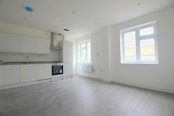 Studio To Rent In Ambassador House, Farnham Road, Slough, SL1