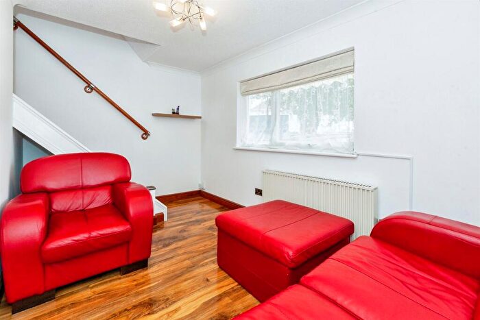 1 Bedroom House For Sale In Salt Hill Drive, Slough, SL1