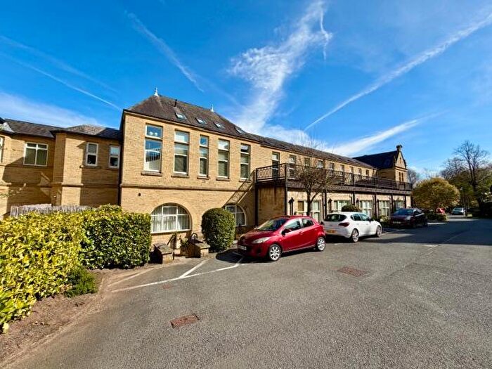 2 Bedroom Flat For Sale In Rawson Apartments, Savile Park, Halifax, HX1