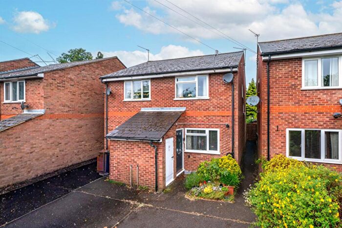 2 Bedroom Semi-Detached House For Sale In St Albans, AL1