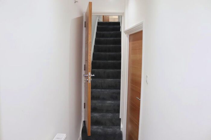 1 Bedroom Flat To Rent In Westwood Road, Ilford, Essex, IG3