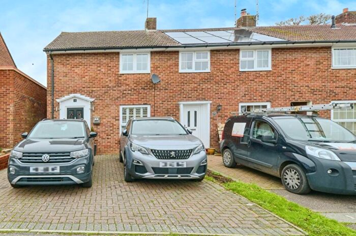 3 Bedroom End Of Terrace House For Sale In Archers Ride, Welwyn Garden City, AL7