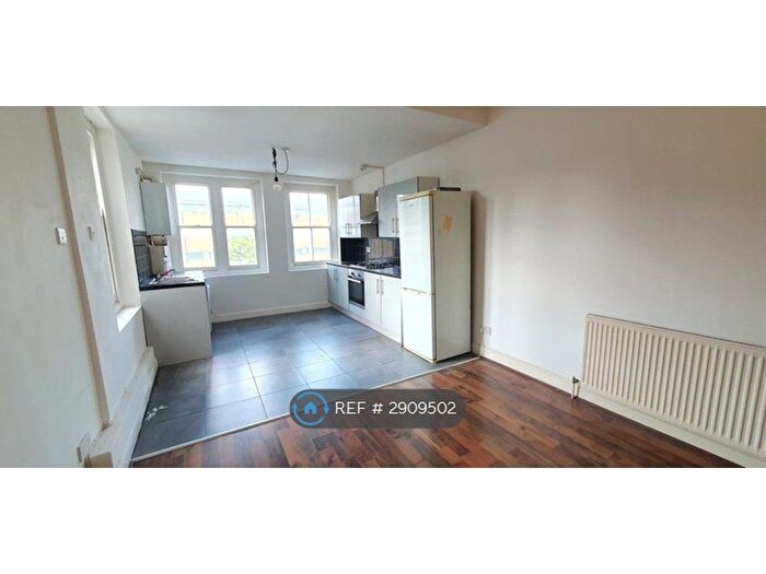 1 Bedroom Flat To Rent In Hanbury Street, London, E1