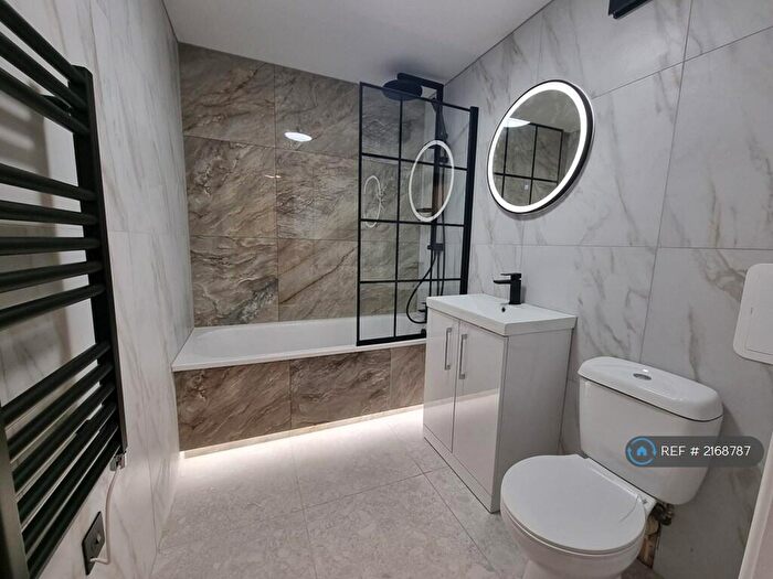 2 Bedroom Flat To Rent In Allied Court, London, N1