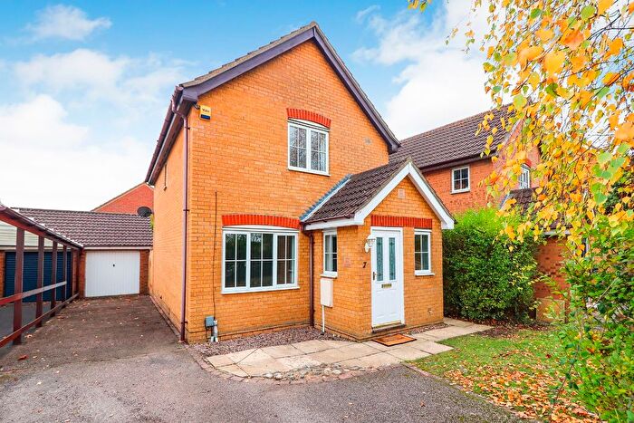 3 Bedroom Detached House For Sale In Thor Drive, Bedford, MK41