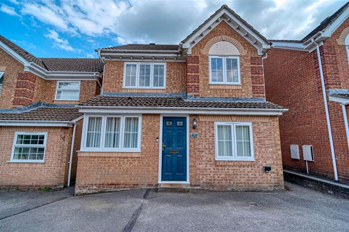 3 Bedroom Detached House For Sale In Bryony Gardens, Gillingham, SP8