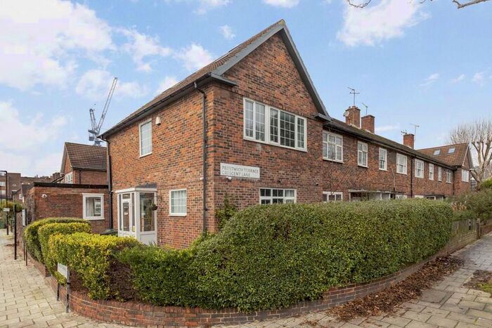 4 Bedroom Property To Rent In Prestwich Terrace, Crescent Lane, London SW4