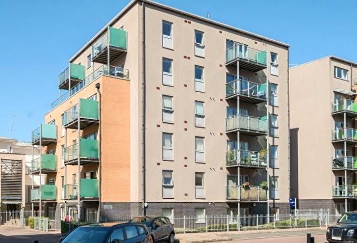 1 Bedroom Flat To Rent In Clematis Apartments, Merchant Street, Mile End, Bow, London, E3