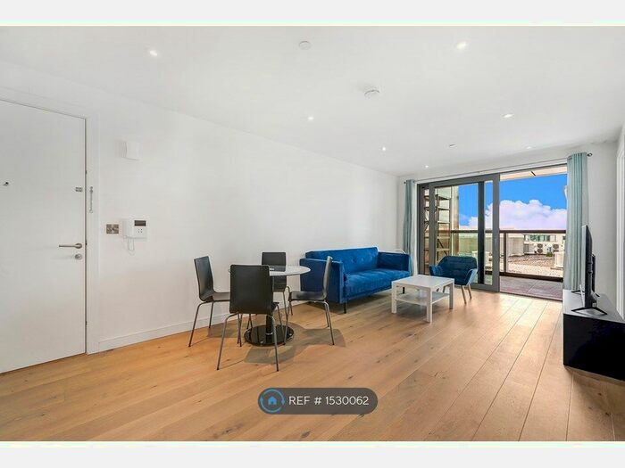 2 Bedroom Flat To Rent In Bronze Building, London, SW18