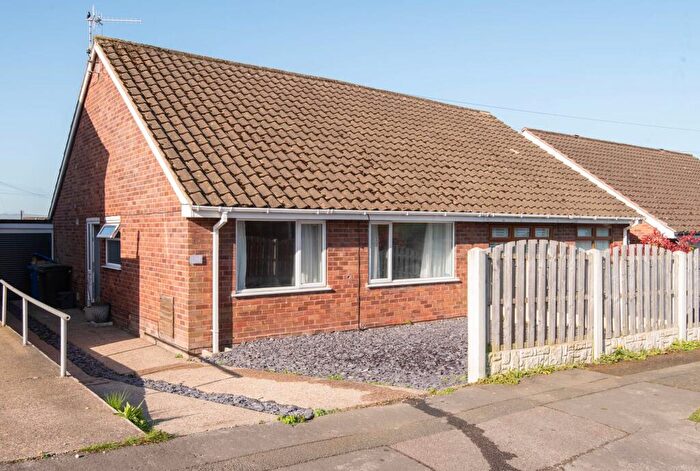 2 Bedroom Semi-Detached Bungalow For Sale In Rother Avenue, Brimington, S43