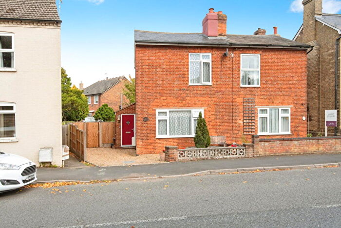 2 Bedroom Semi-Detached House For Sale In Hitchin Road, Shefford, SG17
