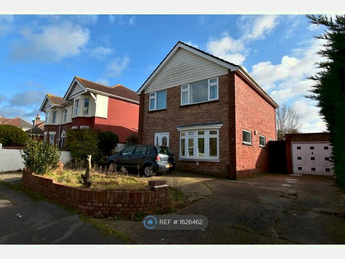 3 Bedroom Detached House To Rent In West View Road, Poole, BH15