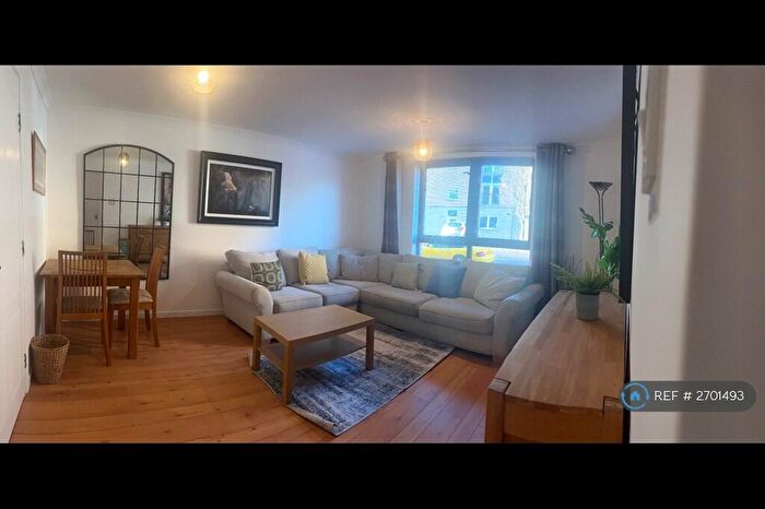 1 Bedroom Flat To Rent In Middlesex Gardens, Glasgow, G41