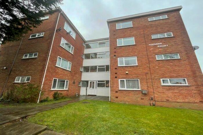 1 Bedroom Flat To Rent In Weston Grove Road, Southampton, SO19