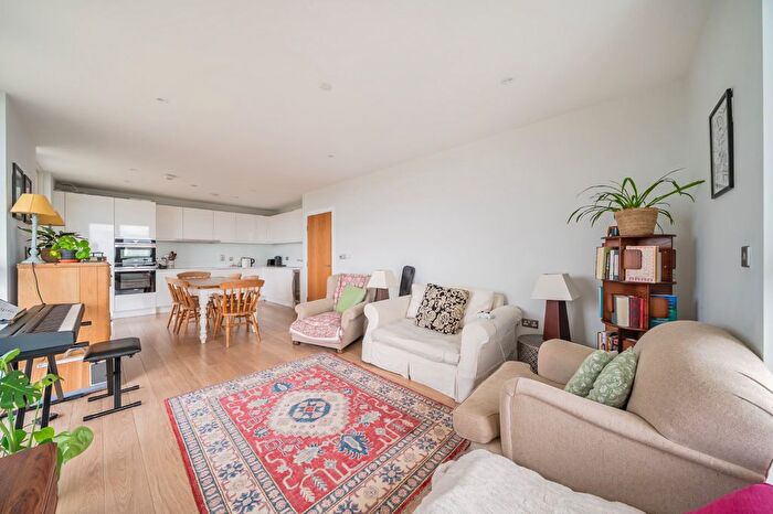 2 Bedroom Flat For Sale In Robsart Street, Stockwell, London, SW9