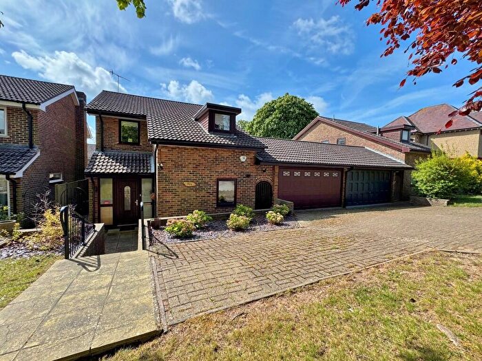 4 Bedroom Detached House For Sale In Havant Road, Cosham, PO6