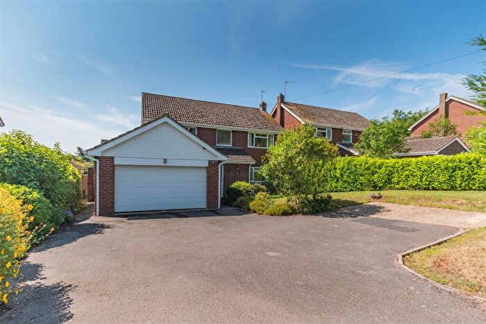 4 Bedroom Detached House For Sale In Forge Lane, Upleadon, Newent, GL18