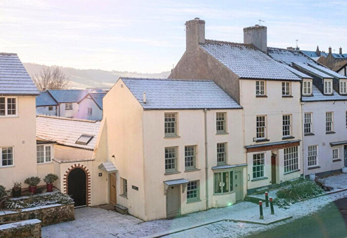 4 Bedroom Town House For Sale In Old Dixton Road, Monmouth, NP25