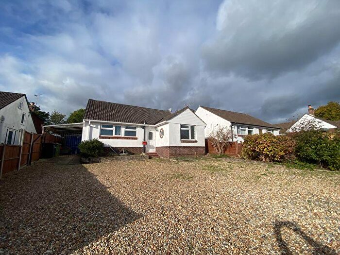 4 Bedroom Detached Bungalow For Sale In Yew Tree Close, Hedge End, SO30