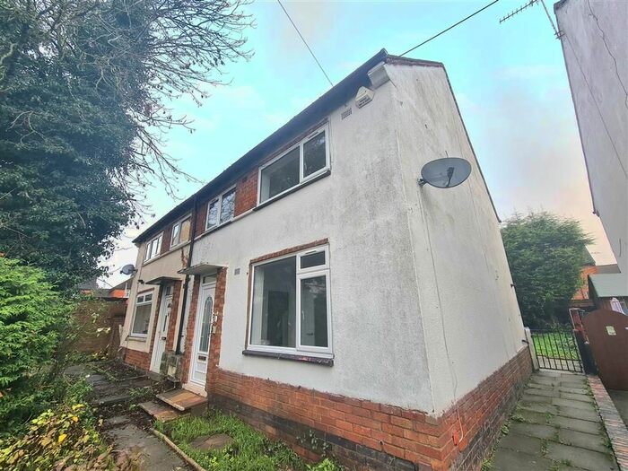 3 Bedroom Semi-Detached House To Rent In Netherhall Road, Leicester, LE5