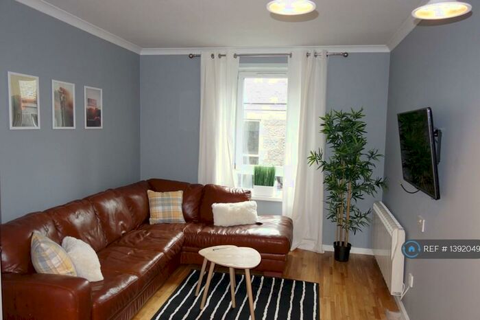 4 Bedroom Flat To Rent In Shiprow, Aberdeen, AB11