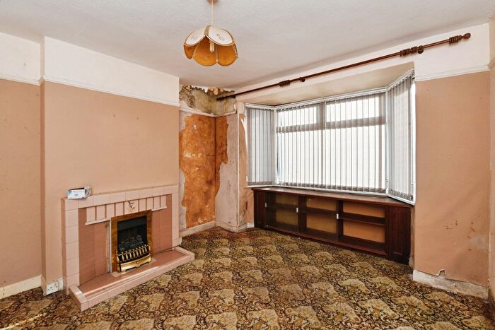 3 Bedroom End Of Terrace House For Sale In Tremenheere Road, Penzance, Cornwall, TR18