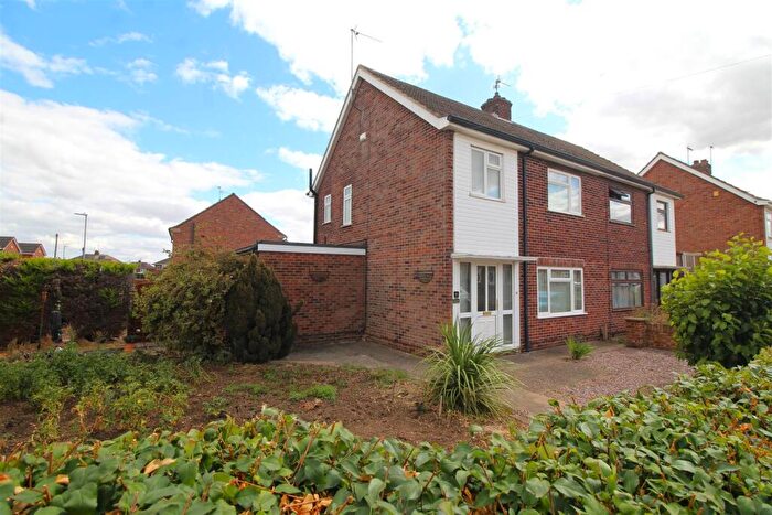 3 Bedroom Semi-Detached House For Sale In Desborough Avenue, Stanground, Peterborough, PE2
