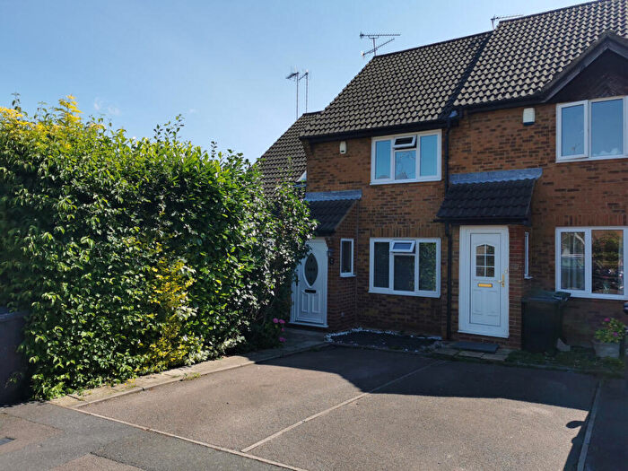 2 Bedroom End Of Terrace House To Rent In Lucas Gardens, Luton, LU3