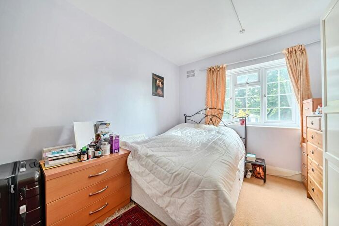 1 Bedroom Flat For Sale In Brent Street, Hendon, NW4
