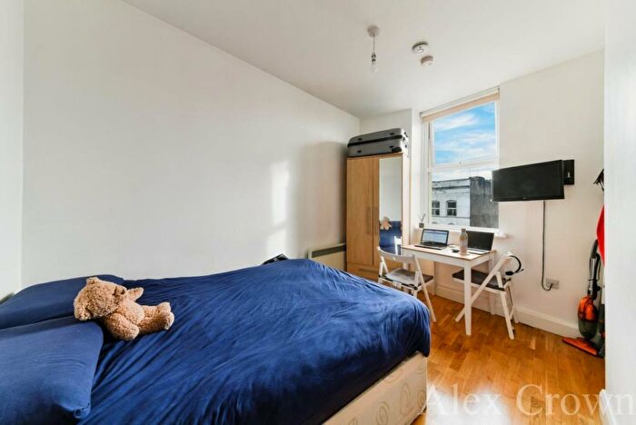 Flat To Rent In Holloway Road, Archway, London, N19