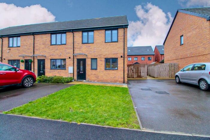 3 Bedroom End Of Terrace House To Rent In Chamberlain Way, Gunthorpe, Peterborough, PE4