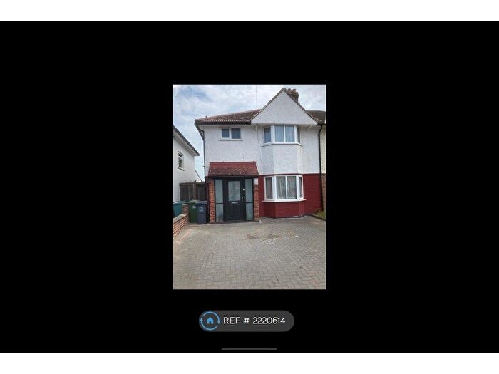 3 Bedroom Semi-Detached House To Rent In Blacklands Road, London, SE6