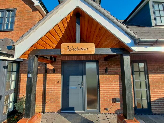 4 Bedroom Detached House For Sale In Westview, Wickham Road, Fareham, PO17