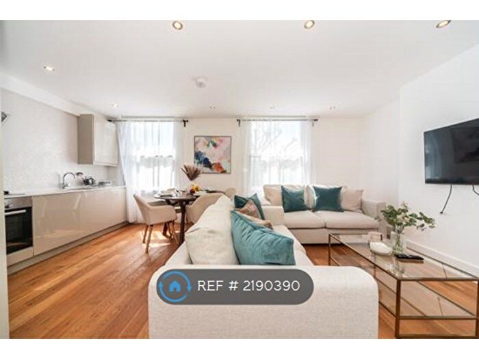 2 Bedroom Flat To Rent In Hammersmith Grove, London, W6