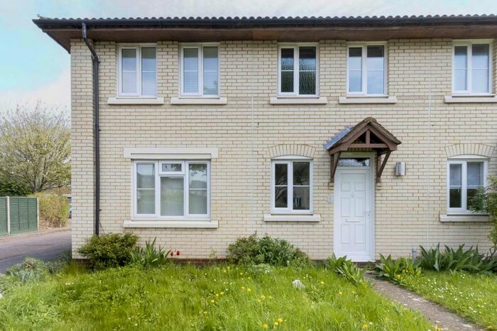 1 Bedroom Property To Rent In Sonning Gardens, Hampton, TW12