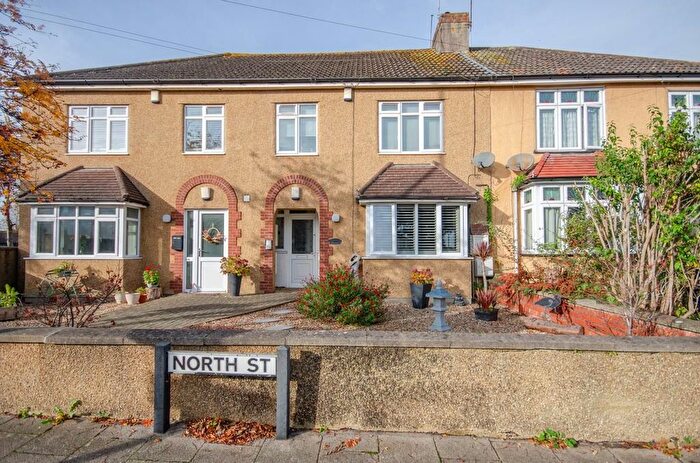 2 Bedroom Flat For Sale In North Street, Downend, Bristol, BS16