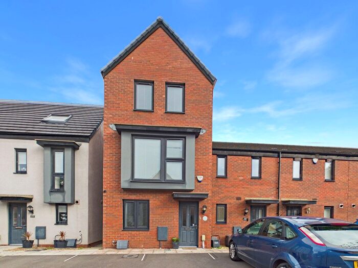4 Bedroom End Of Terrace House For Sale In Ffordd Y Dociau, Barry, CF62
