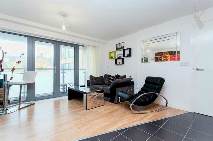 2 Bedroom Flat To Rent In Vernon Road, Bow, London, E3