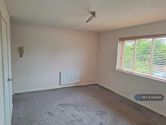 Studio To Rent In Leicester Road, New Barnet, EN5