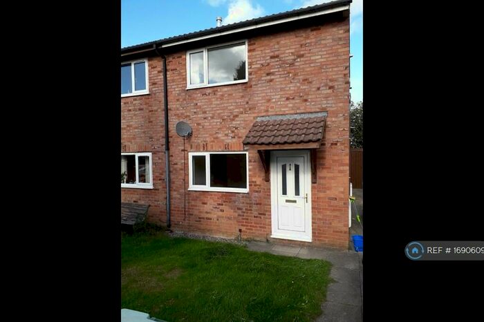 2 Bedroom Semi-Detached House To Rent In Bryn Eryr, Colwyn Bay, LL29