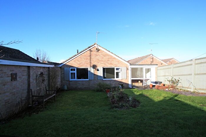 2 Bedroom Bungalow For Sale In Islay Crescent, Highworth, SN6