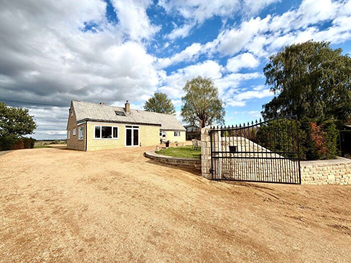 5 Bedroom Farm House For Sale In Spirthill, Calne, SN11