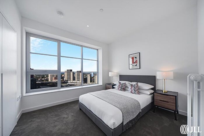 2 Bedroom Apartment To Rent In Douglass Tower, Good Luck Hope, E14