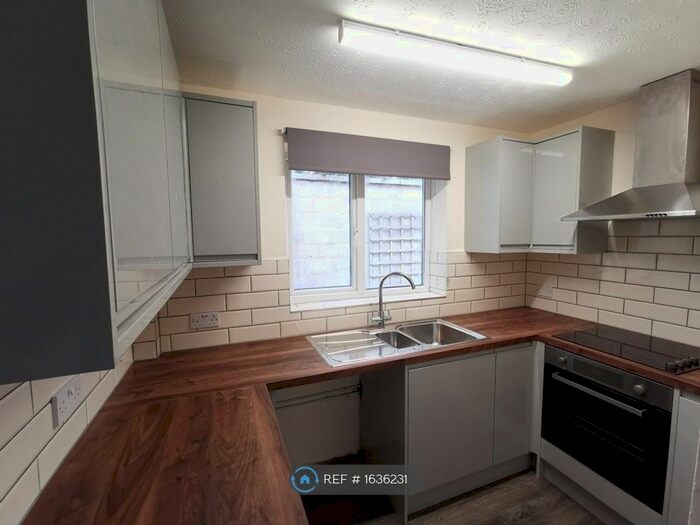 2 Bedroom Flat To Rent In Bath Road, Melksham, SN12