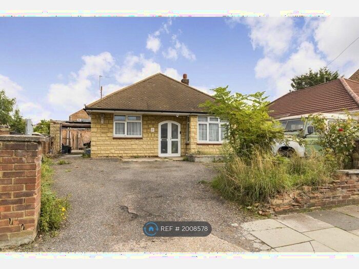 3 Bedroom Detached House To Rent In Whitby Road, Harrow, HA2