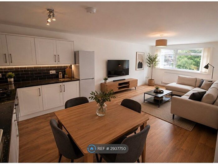 2 Bedroom Flat To Rent In Wake Green Road, Birmingham, B13