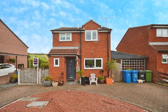 3 Bedroom Detached House For Sale In Houldsworth Drive, Chesterfield, Derbyshire, S41