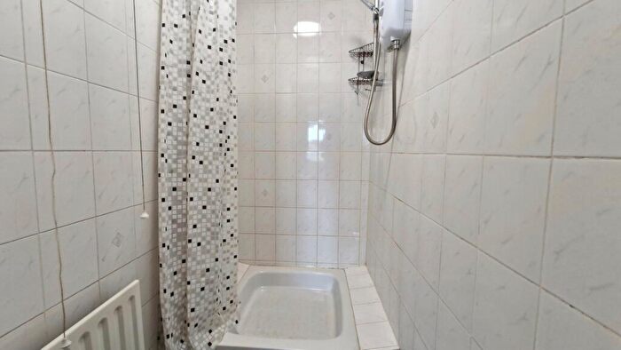 2 Bedroom Bungalow For Sale In Barbers Drove South, Crowland, Peterborough, PE6